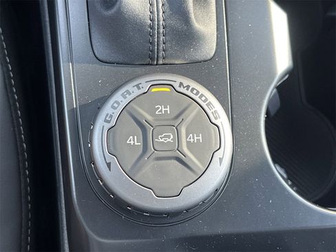 New 2025 Ford Bronco Outer Banks image 9