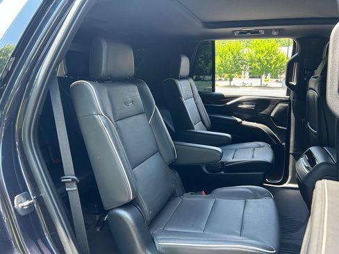 Used 2023 Cadillac Escalade Premium Luxury AWD/4WD image 50