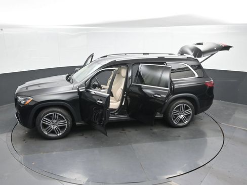 Used 2024 Mercedes-Benz GLS 450 4MATIC image 52