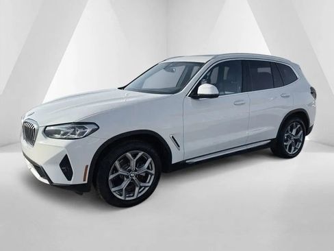 Used 2024 BMW X3 xDrive30i w/ Premium Essential Package image 3