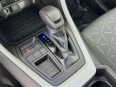 Used 2021 Toyota RAV4 XLE image 18