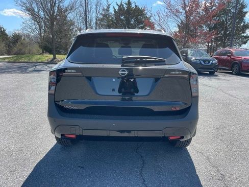New 2025 Nissan Kicks SR image 6