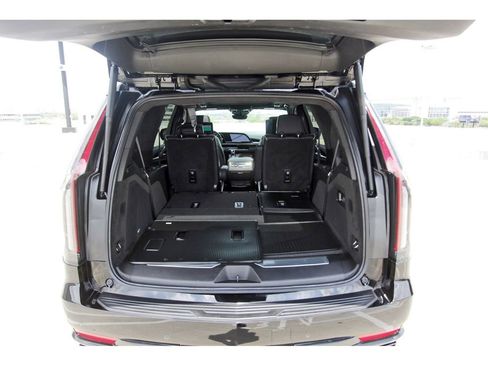 Certified 2024 Cadillac Escalade Sport Platinum w/ LPO, ONYX Package image 31