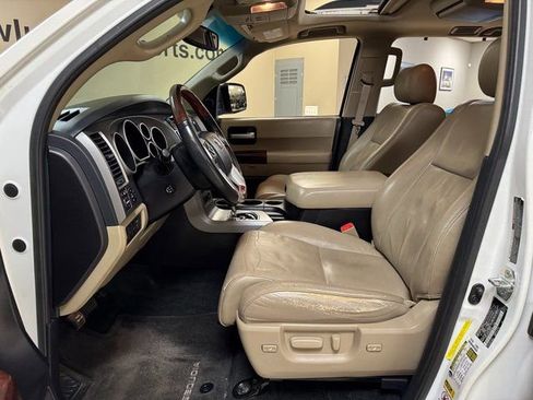 Used 2016 Toyota Sequoia Platinum image 8