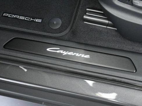 New 2026 Porsche Cayenne Base image 16
