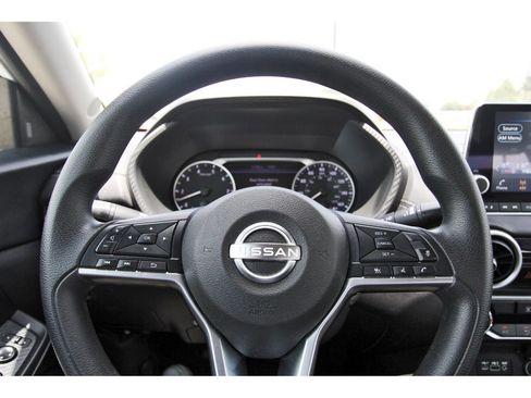 Used 2024 Nissan Sentra SV FWD image 17