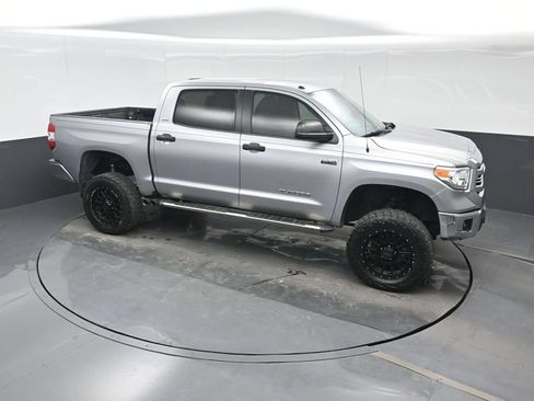 Used 2017 Toyota Tundra SR5 AWD/4WD image 15
