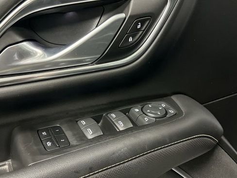 Used 2022 GMC Yukon SLT w/ SLT Premium Package image 24