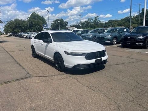 Used 2025 Honda Accord Sport image 25