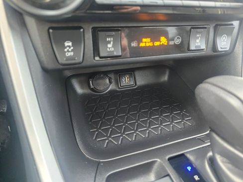 Used 2024 Toyota RAV4 XLE w/ Convenience Package image 24