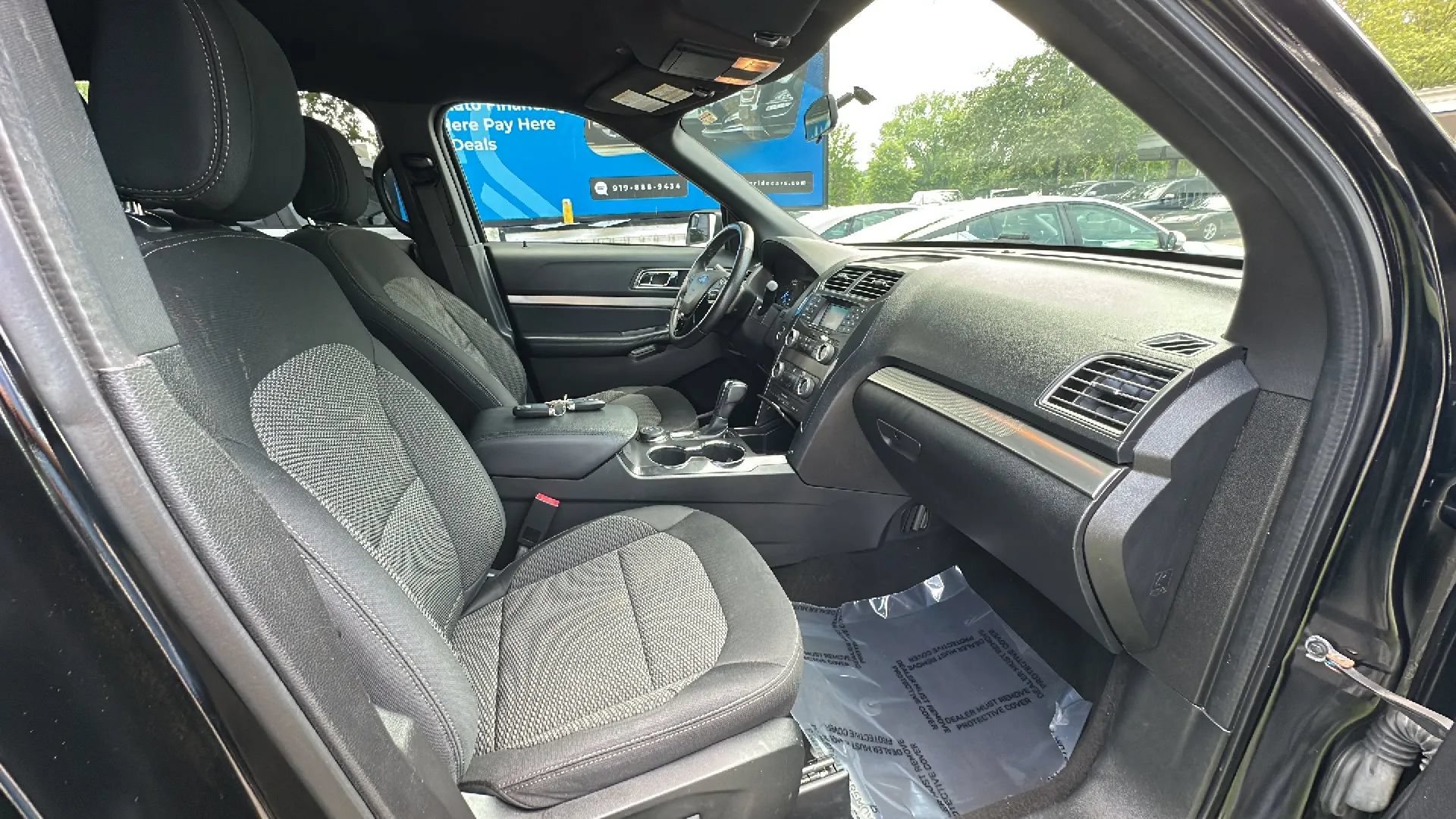 Used 2018 Ford Explorer XLT AWD/4WD image 21