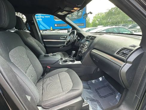 Used 2018 Ford Explorer XLT AWD/4WD image 21
