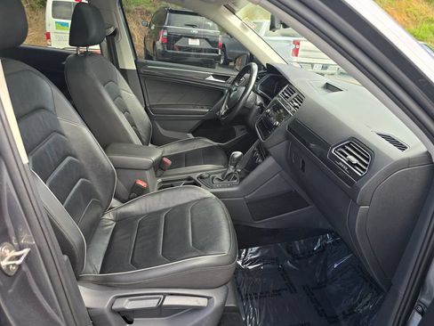 Used 2019 Volkswagen Tiguan SEL Premium AWD/4WD image 29