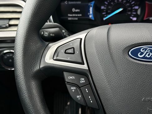 Used 2019 Ford Fusion SE FWD image 25