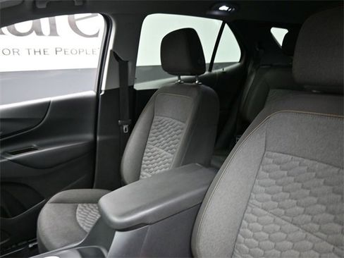 Used 2020 Chevrolet Equinox LT image 16