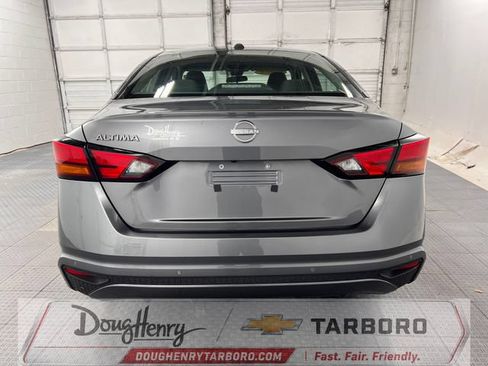 Used 2025 Nissan Altima 2.5 SV FWD image 7