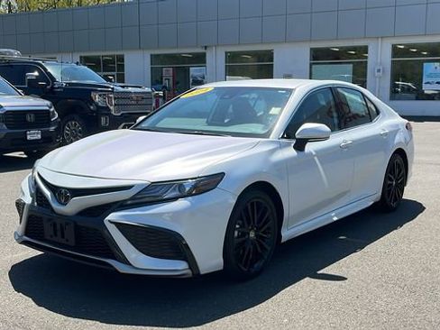Used 2024 Toyota Camry XSE FWD image 3