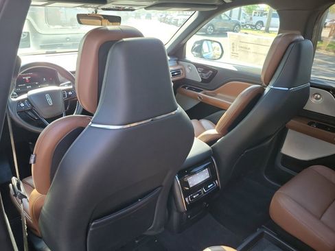 Certified 2022 Lincoln Aviator Reserve w/ Equipment Group 201A RWD image 13