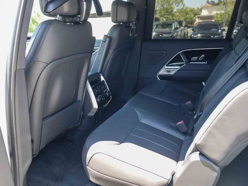 New 2026 Land Rover Range Rover Long Wheelbase SE AWD/4WD image 17