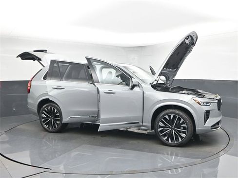 New 2026 Volvo XC90 B6 Plus w/ Protection Package Premier image 59