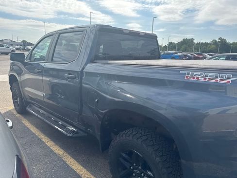 Used 2020 Chevrolet Silverado 1500 Custom Trail Boss w/ Custom Convenience Package AWD/4WD image 19