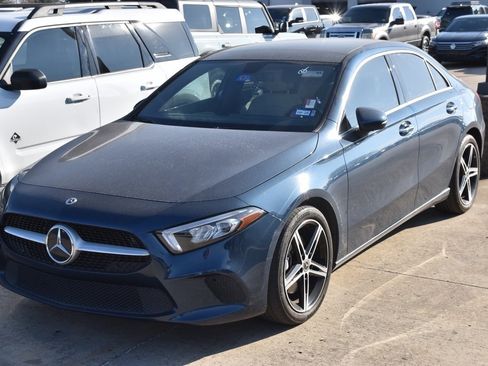 Used 2022 Mercedes-Benz A 220 image 2