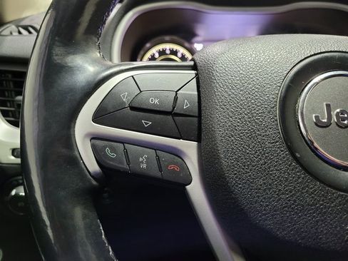 Used 2014 Jeep Cherokee Trailhawk w/ Technology Group image 32