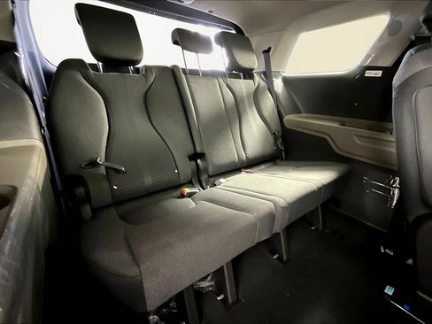 New 2026 Kia Carnival LX FWD image 20