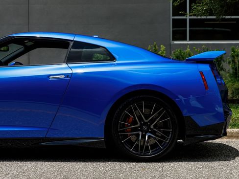 Used 2024 Nissan GT-R AWD/4WD image 27