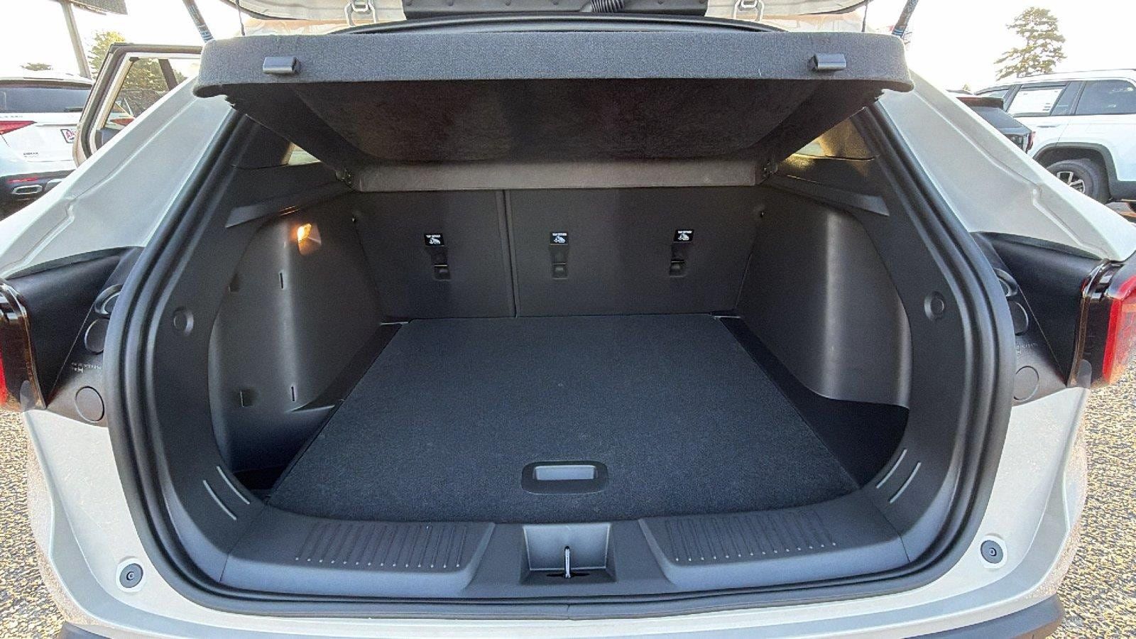 New 2026 Chevrolet Trax RS w/ Sunroof Package FWD image 14