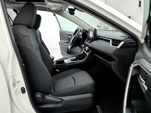 Used 2022 Toyota RAV4 XLE w/ Convenience Package AWD/4WD image 17
