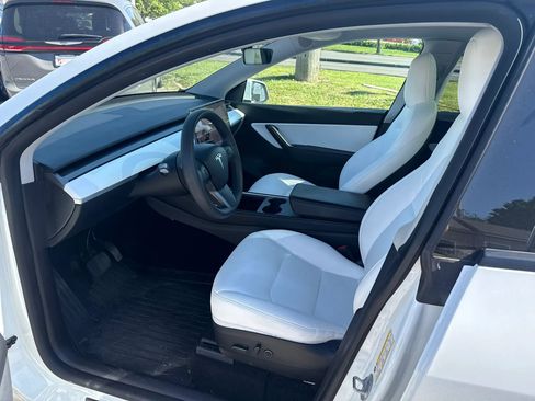 Used 2021 Tesla Model Y Long Range AWD/4WD image 4