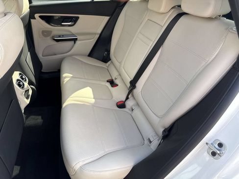 Used 2024 Mercedes-Benz GLC 300 4MATIC image 25