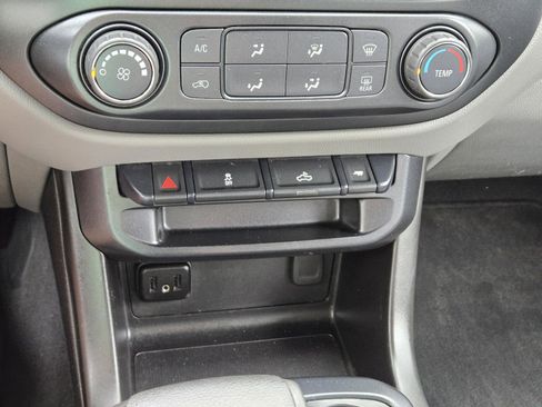 Used 2019 GMC Canyon 2WD Crew Cab w/ Convenience Package image 24