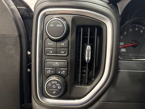 Used 2021 Chevrolet Silverado 1500 LT AWD/4WD image 27