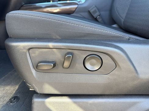 Used 2025 Chevrolet Silverado 1500 LT Trail Boss w/ Convenience Package II image 10