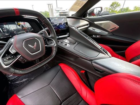 Used 2023 Chevrolet Corvette Stingray Premium Conv w/ Z51 Performance Package RWD image 9