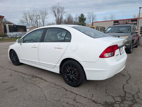 Used 2011 Honda Civic LX image 4