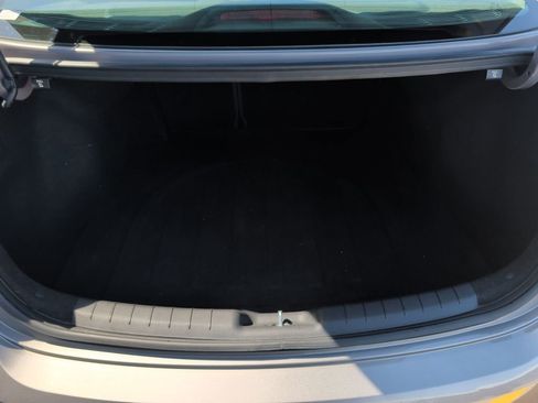 Used 2020 Hyundai Elantra Limited w/ Cargo Package (C1) FWD image 20