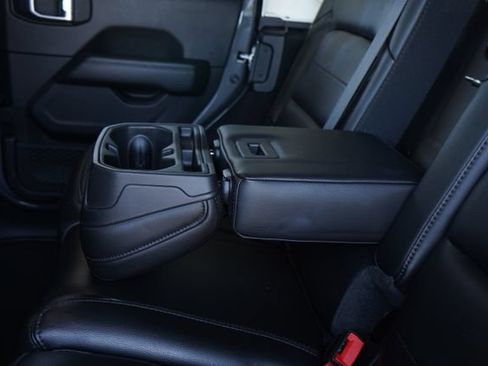 Used 2020 Jeep Wrangler Unlimited Sahara AWD/4WD image 25