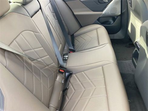 New 2025 BMW i5 xDrive40 w/ Premium Package image 13