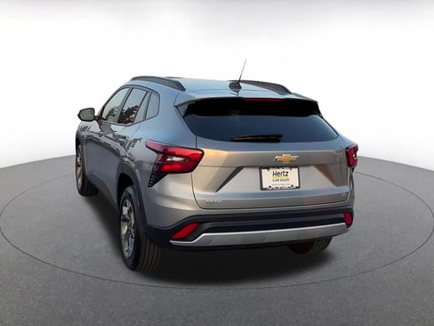 Used 2025 Chevrolet Trax LT image 11