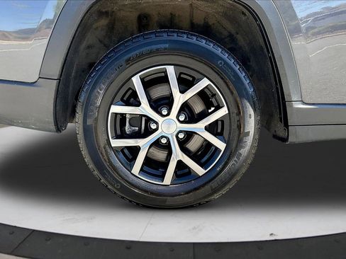 Certified 2024 Jeep Grand Cherokee L Limited w/ Luxury Tech Group II image 39