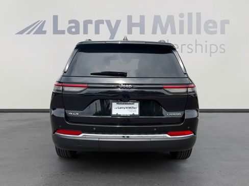 Used 2023 Jeep Grand Cherokee Laredo AWD/4WD image 4