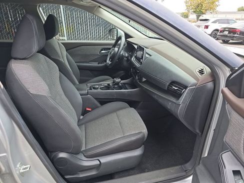 Used 2022 Nissan Rogue SV AWD/4WD image 7