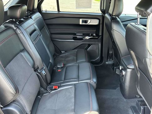 Used 2023 Ford Explorer ST-Line AWD/4WD image 10