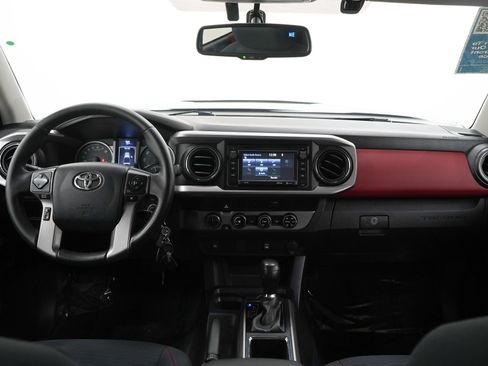 Used 2017 Toyota Tacoma SR5 w/ Tow Package AWD/4WD image 15