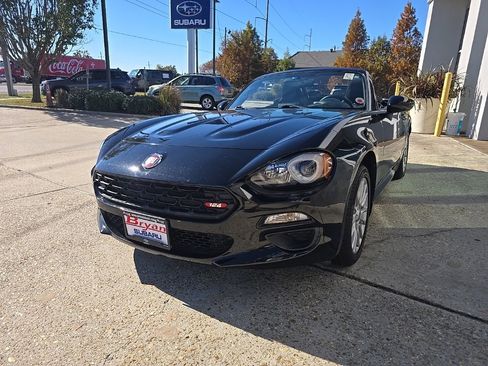 Used 2019 FIAT 124 Spider Classica w/ Technology Group image 23