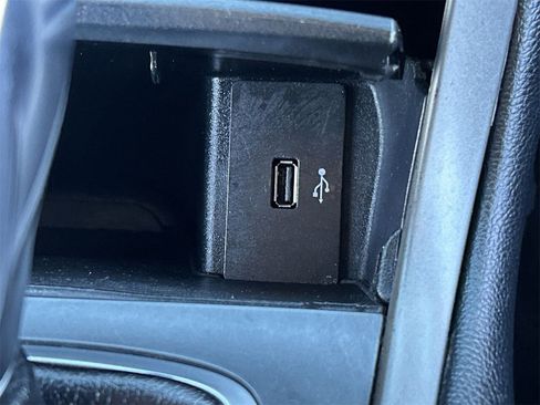 Used 2016 Ford Edge SE image 25