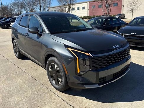 New 2026 Kia Sportage LX image 1